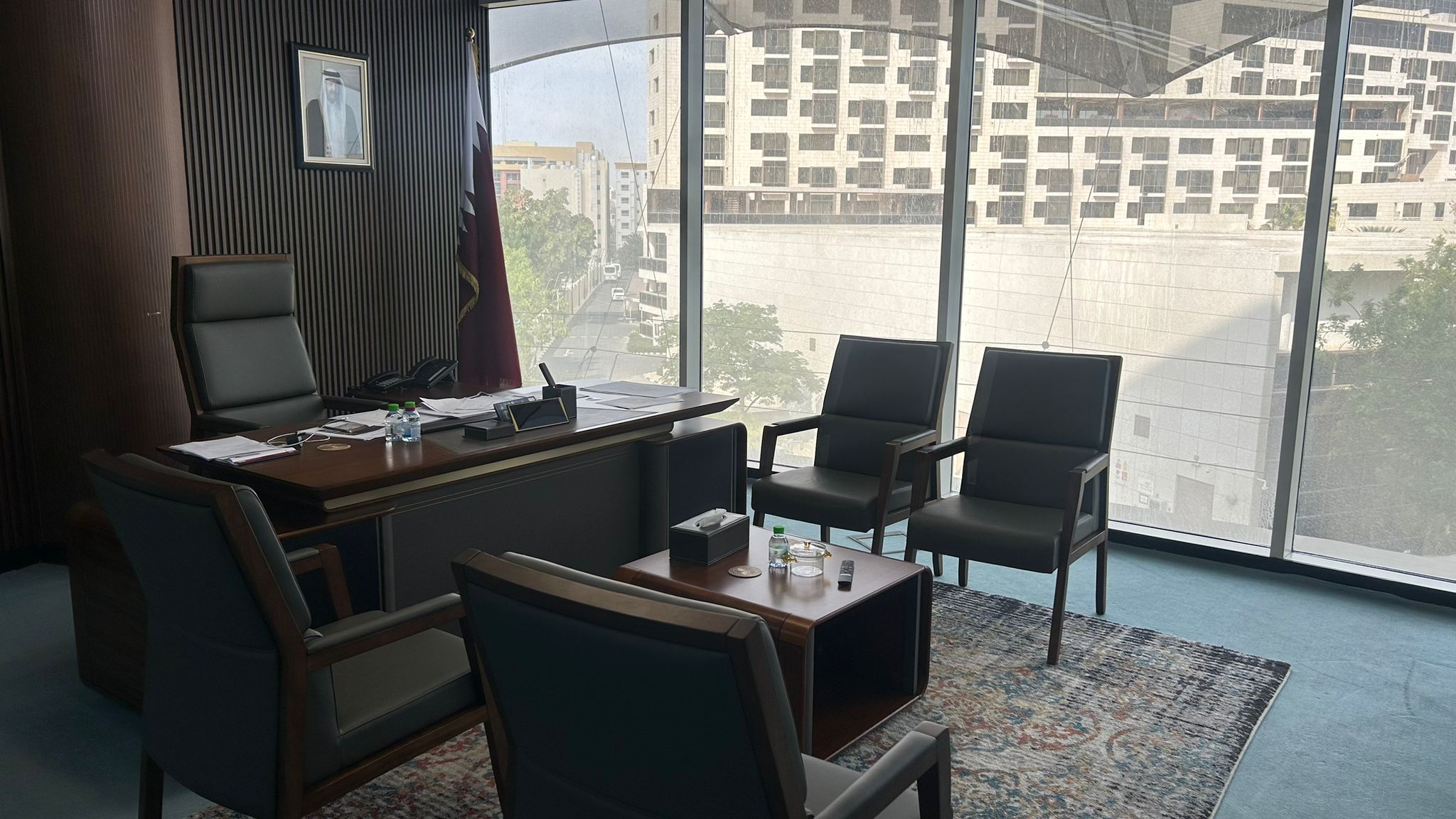 Bureau 4